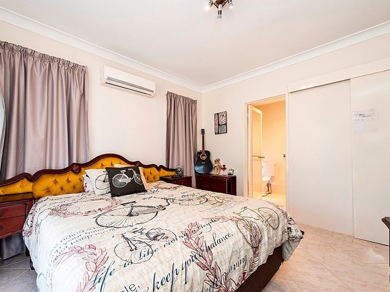 10 Bromfield Drive, Kelmscott WA 6111