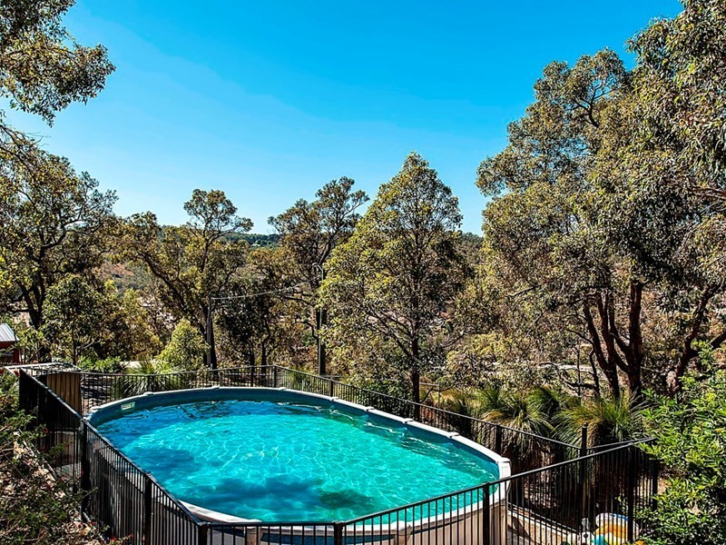 10 Bromfield Drive, Kelmscott WA 6111