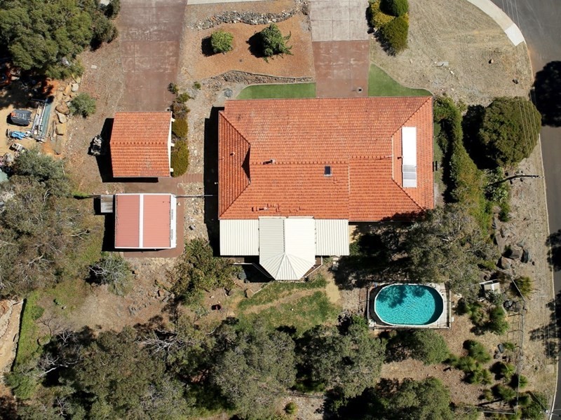 10 Bromfield Drive, Kelmscott WA 6111