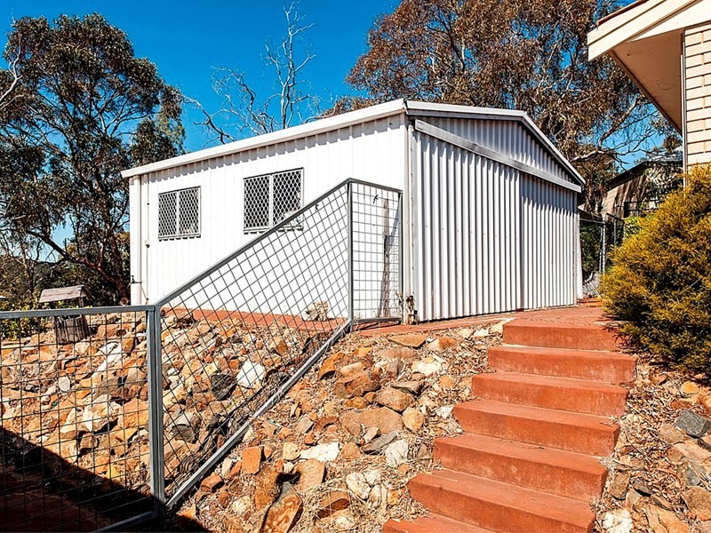 10 Bromfield Drive, Kelmscott WA 6111