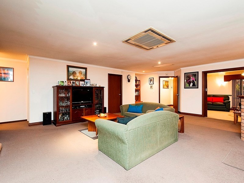 45 Bridgwood Road, Lesmurdie WA 6076