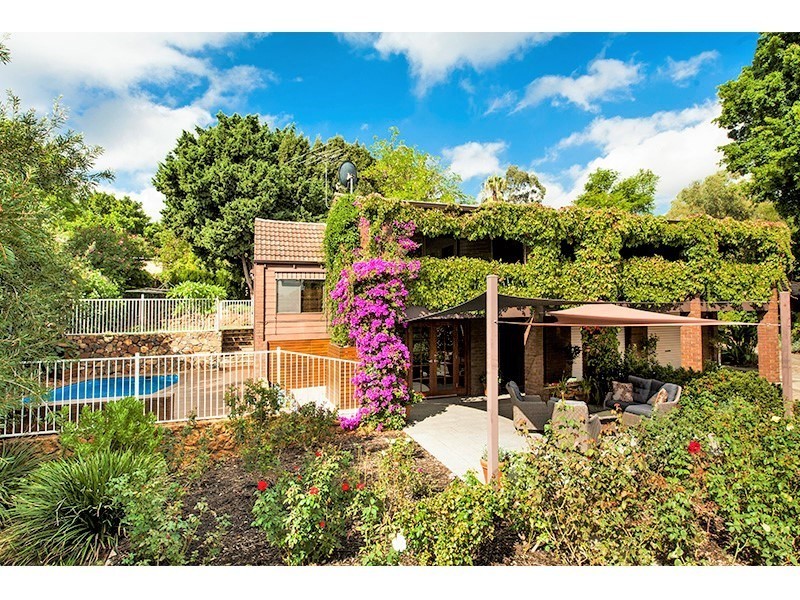 16 Jones Street, Kalamunda WA 6076