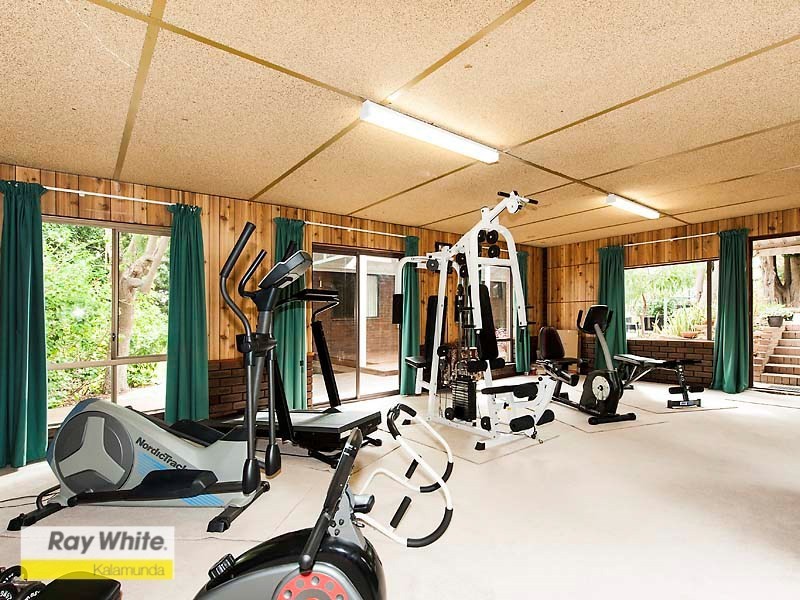 16 Jones Street, Kalamunda WA 6076