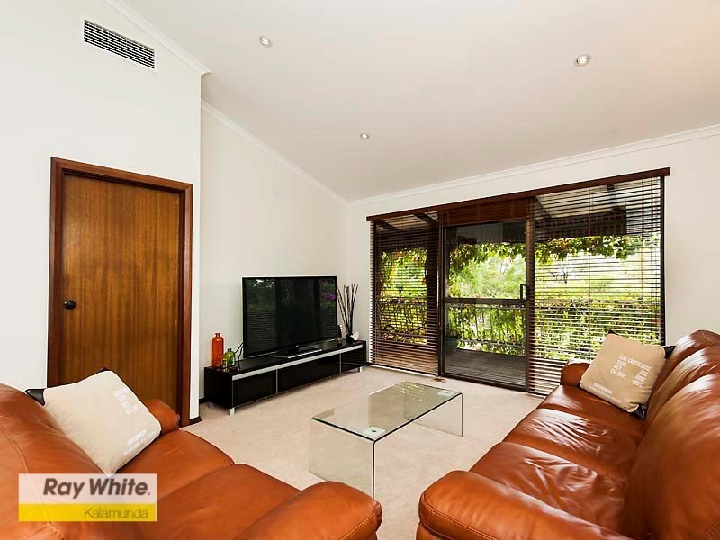 16 Jones Street, Kalamunda WA 6076