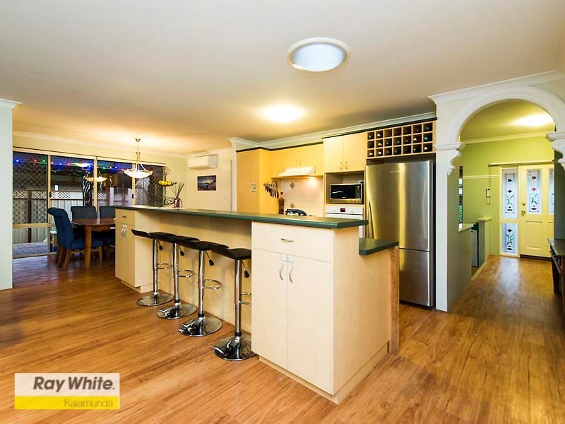 14 Sapphire Way, Maida Vale WA 6057