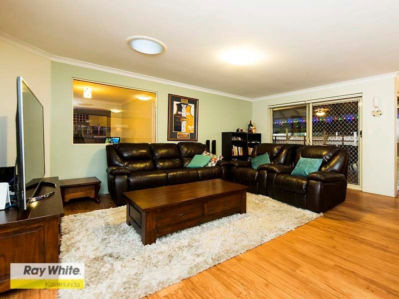 14 Sapphire Way, Maida Vale WA 6057