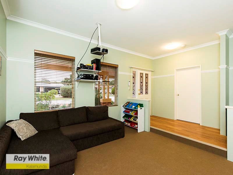 14 Sapphire Way, Maida Vale WA 6057
