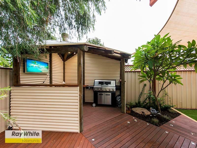 14 Sapphire Way, Maida Vale WA 6057