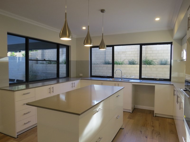 4/18 Heath Road, Kalamunda WA 6076