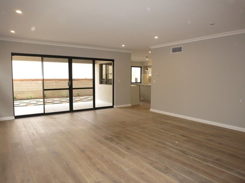 4/18 Heath Road, Kalamunda WA 6076