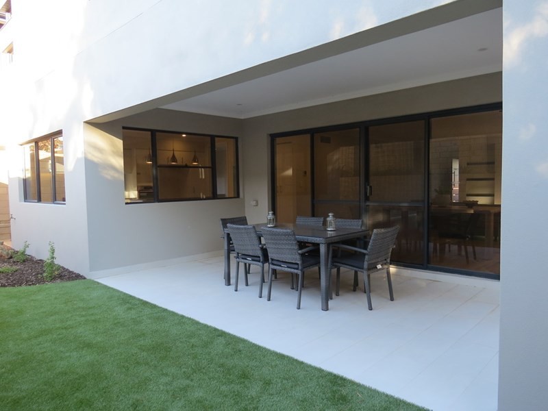 4/18 Heath Road, Kalamunda WA 6076