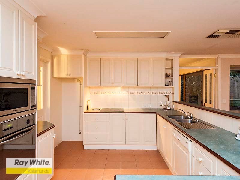 33 Peoples Avenue, Gooseberry Hill WA 6076