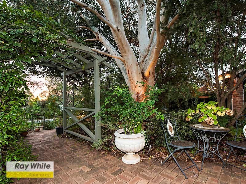 33 Peoples Avenue, Gooseberry Hill WA 6076