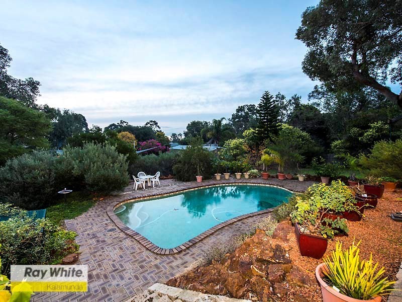 4 Keane Street, Lesmurdie WA 6076