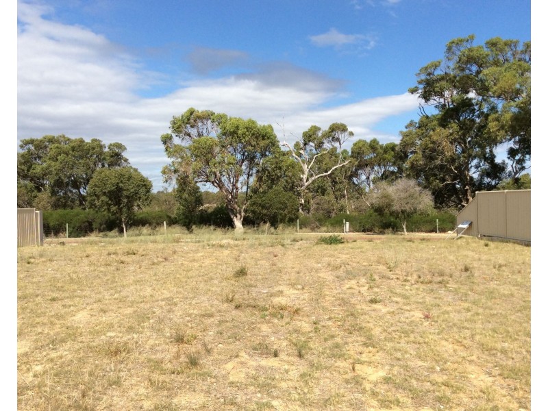 15 Malata Ridge, Lakelands WA 6180