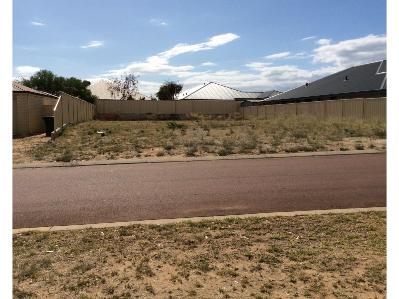 15 Malata Ridge, Lakelands WA 6180