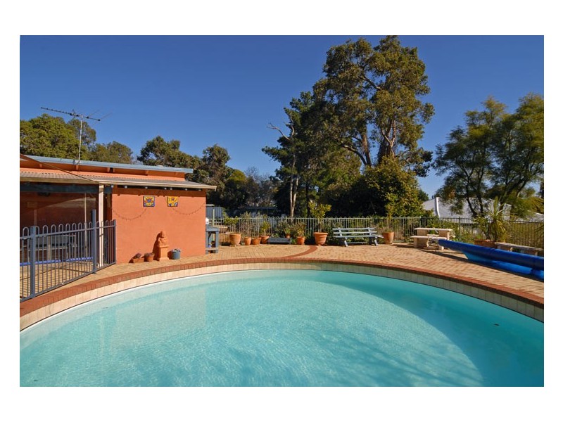 163 Railway Road, Gooseberry Hill WA 6076