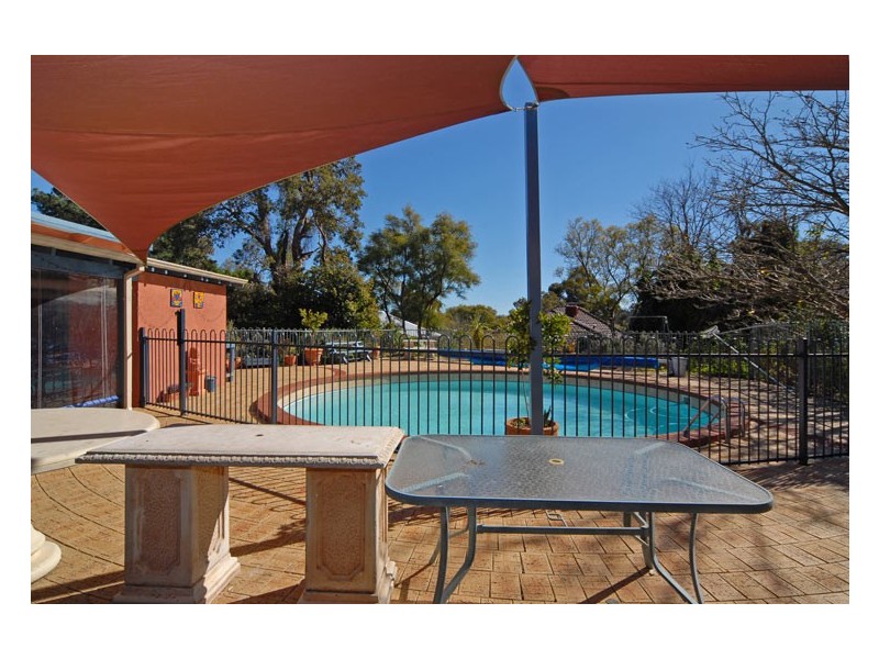 163 Railway Road, Gooseberry Hill WA 6076