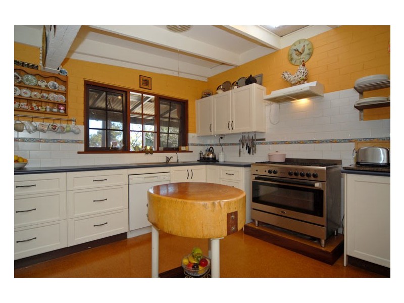 163 Railway Road, Gooseberry Hill WA 6076