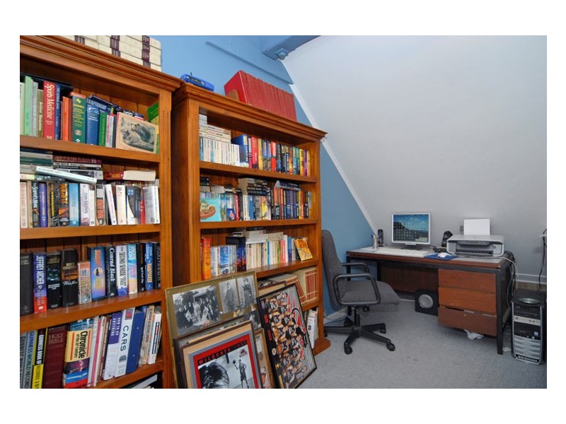 163 Railway Road, Gooseberry Hill WA 6076