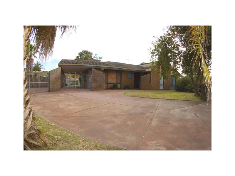 26 Sovereign Place, Forrestfield WA 6058