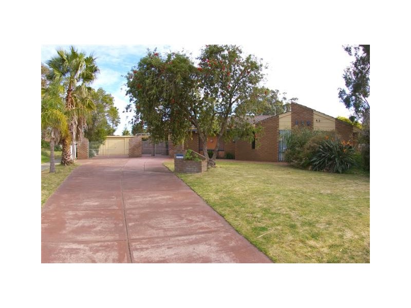 26 Sovereign Place, Forrestfield WA 6058