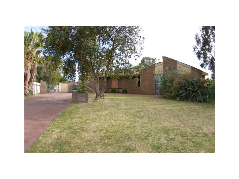 26 Sovereign Place, Forrestfield WA 6058