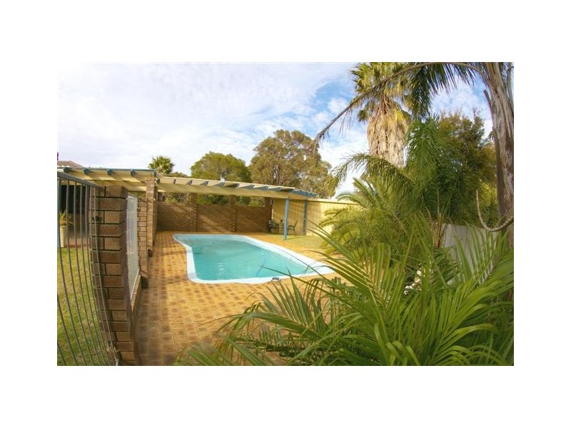 26 Sovereign Place, Forrestfield WA 6058