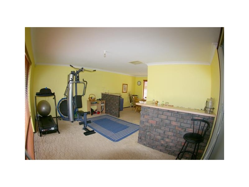 26 Sovereign Place, Forrestfield WA 6058