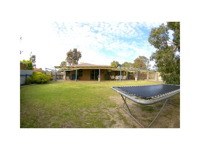 26 Sovereign Place, Forrestfield WA 6058