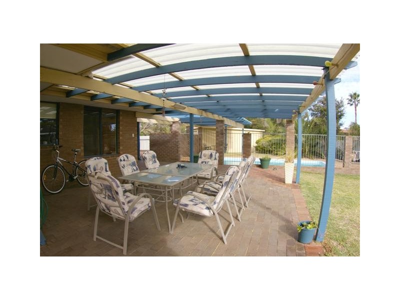 26 Sovereign Place, Forrestfield WA 6058