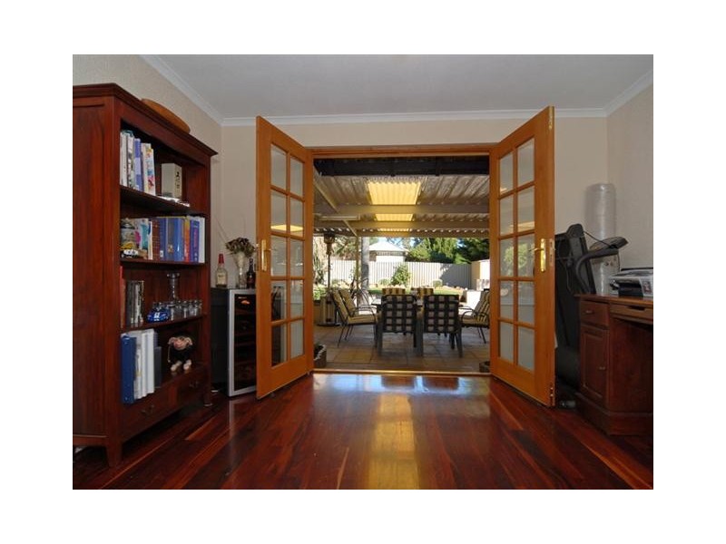 36 Juniper Way, Forrestfield WA 6058