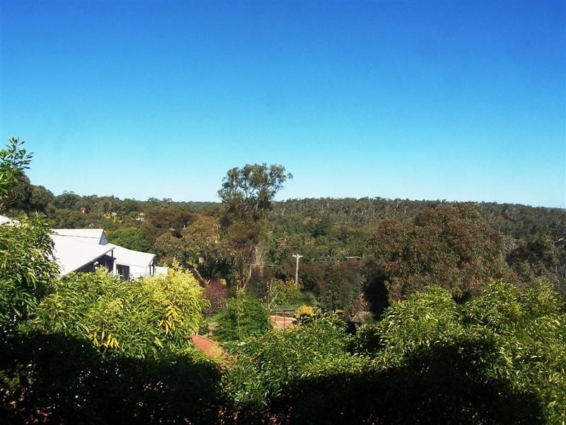 48 Basildon Road, Lesmurdie WA 6076