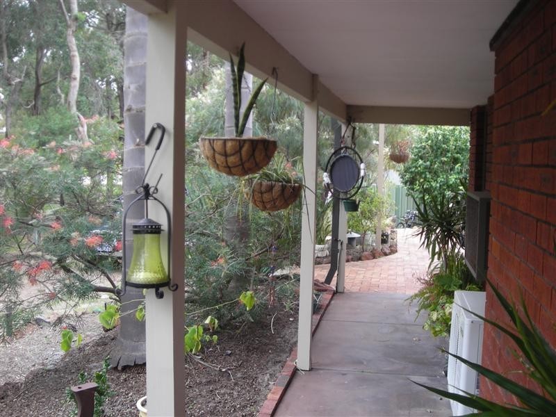 42 Heslop Road, Lesmurdie WA 6076