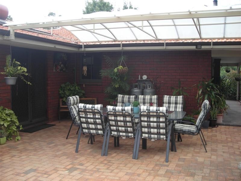 42 Heslop Road, Lesmurdie WA 6076