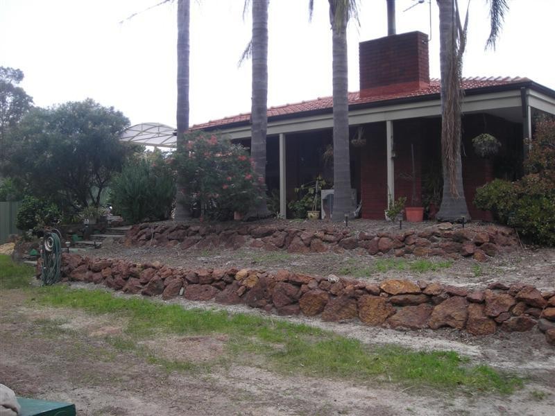 42 Heslop Road, Lesmurdie WA 6076