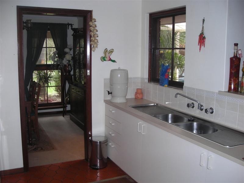 42 Heslop Road, Lesmurdie WA 6076