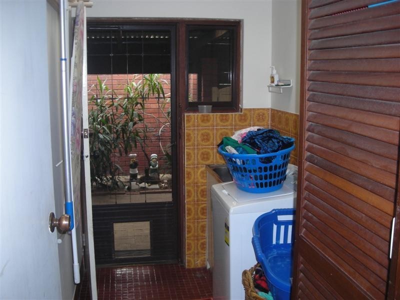 42 Heslop Road, Lesmurdie WA 6076