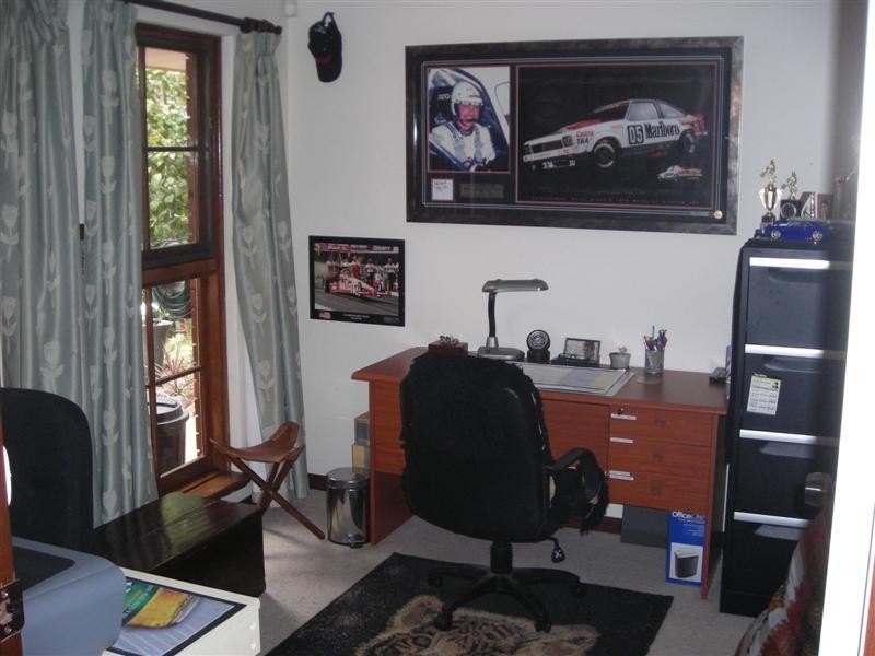 42 Heslop Road, Lesmurdie WA 6076