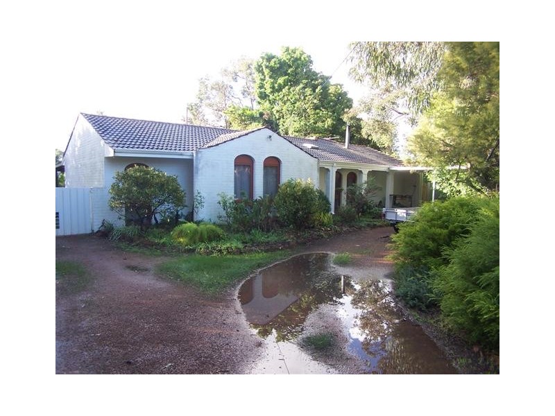 212 Grove Road, Lesmurdie WA 6076