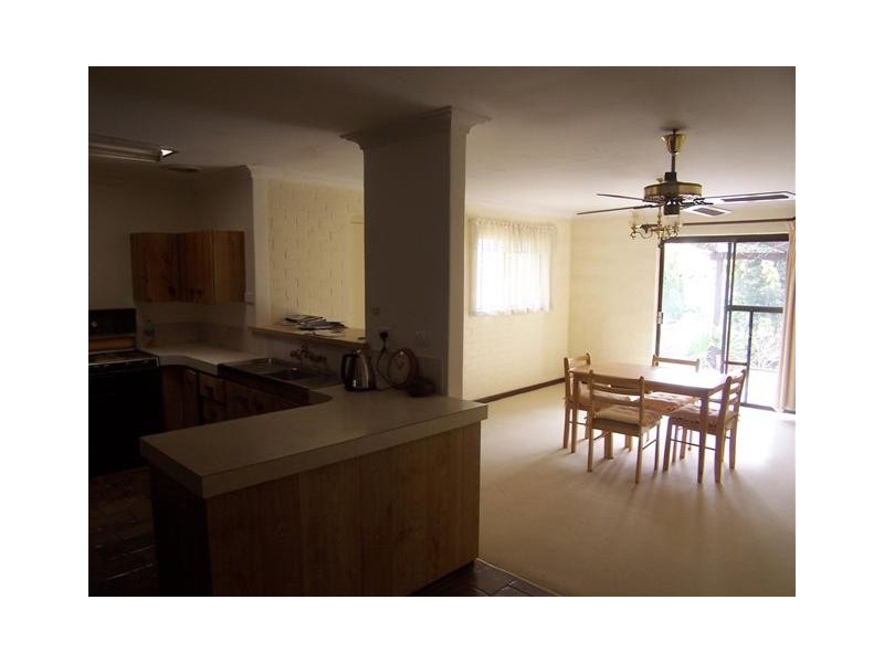 212 Grove Road, Lesmurdie WA 6076