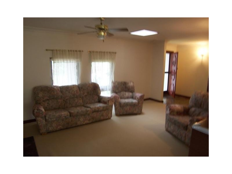 212 Grove Road, Lesmurdie WA 6076