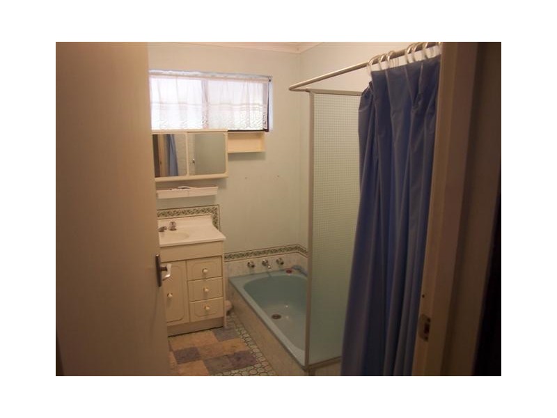 212 Grove Road, Lesmurdie WA 6076