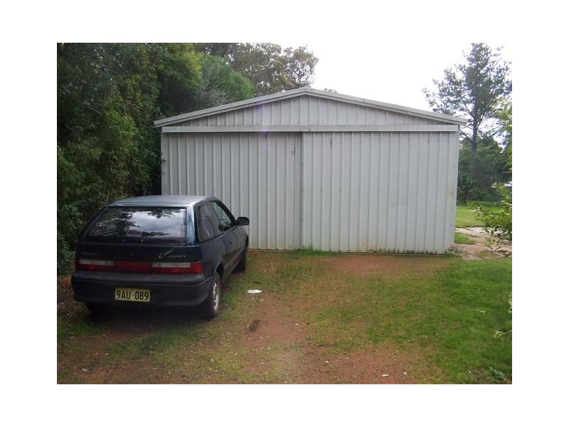 212 Grove Road, Lesmurdie WA 6076