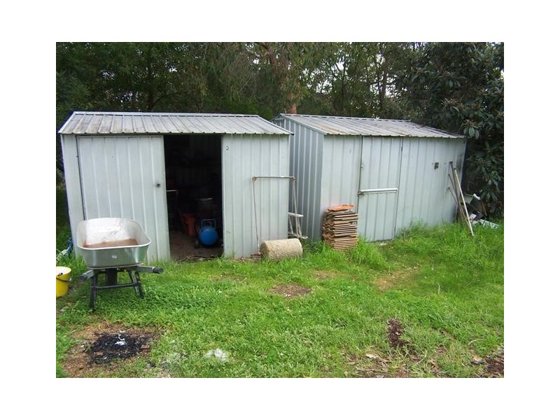 212 Grove Road, Lesmurdie WA 6076