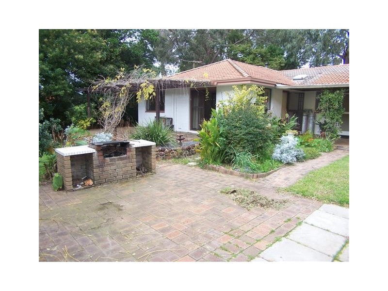 212 Grove Road, Lesmurdie WA 6076