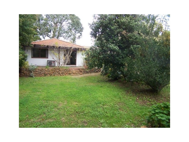 212 Grove Road, Lesmurdie WA 6076