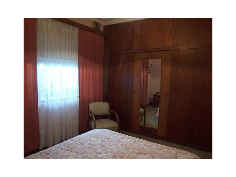 8 Robert Road, Kalamunda WA 6076