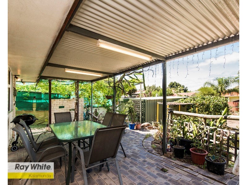 17 Bridgwood Road, Lesmurdie WA 6076