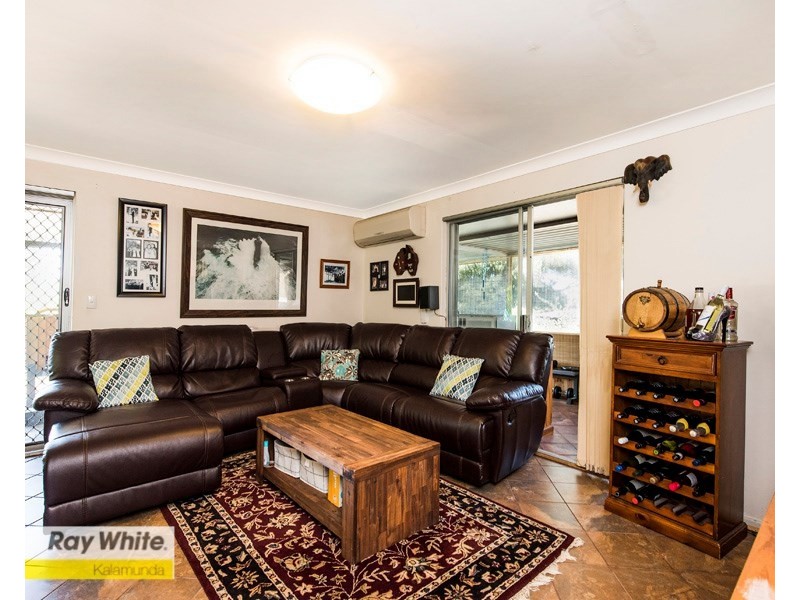 17 Bridgwood Road, Lesmurdie WA 6076